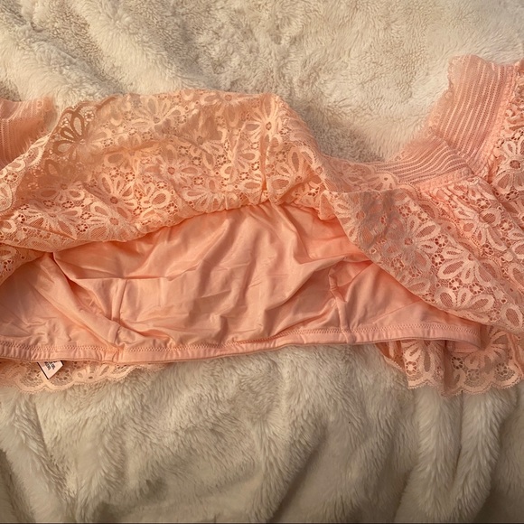 VS Strapless Lace bandeau sleeves - Picture 2 of 3